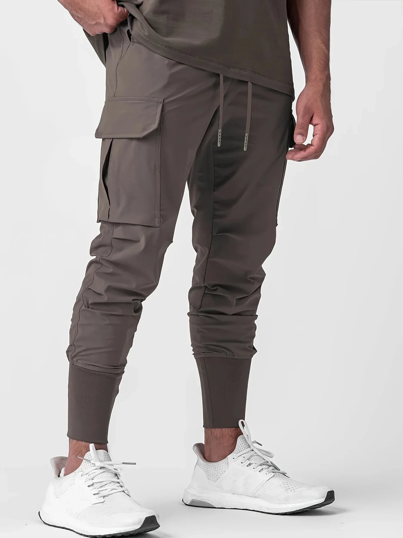 Swift™️ - Lightweight Quick-Dry Cropped Fitness Pants with Multi-Pockets for Men